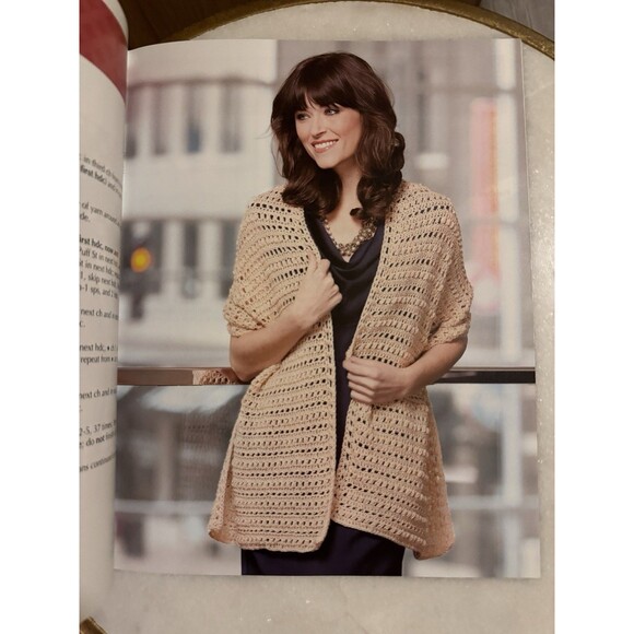 Leisure Arts 5258 Wonderful Wearable Wraps Crochet Pattern Booklet LaRoche - Picture 7 of 10
